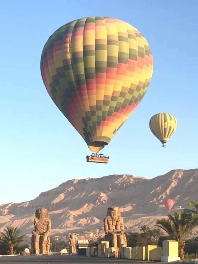 Bob Marley Bed & Breakfast & Restaurant Luxor Exteriör bild