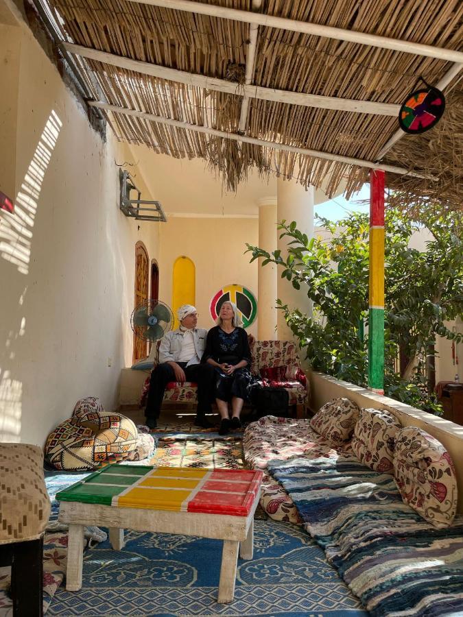 Bob Marley Bed & Breakfast & Restaurant Luxor Exteriör bild