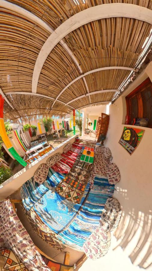 Bob Marley Bed & Breakfast & Restaurant Luxor Exteriör bild