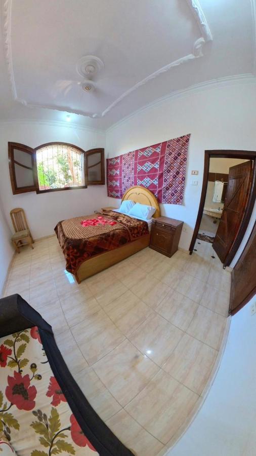 Bob Marley Bed & Breakfast & Restaurant Luxor Exteriör bild